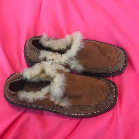 BORN girls slip ons - Picture 2 of 2